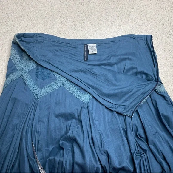 Elegant Blue Maxi Skirt - Picture 4 of 9